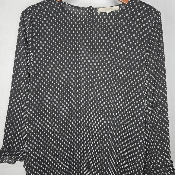 LOFT Blouse Black White Raised Dot 3/4 Sleeve Ruffle Cuffs Officewear M - Picture 1 of 13